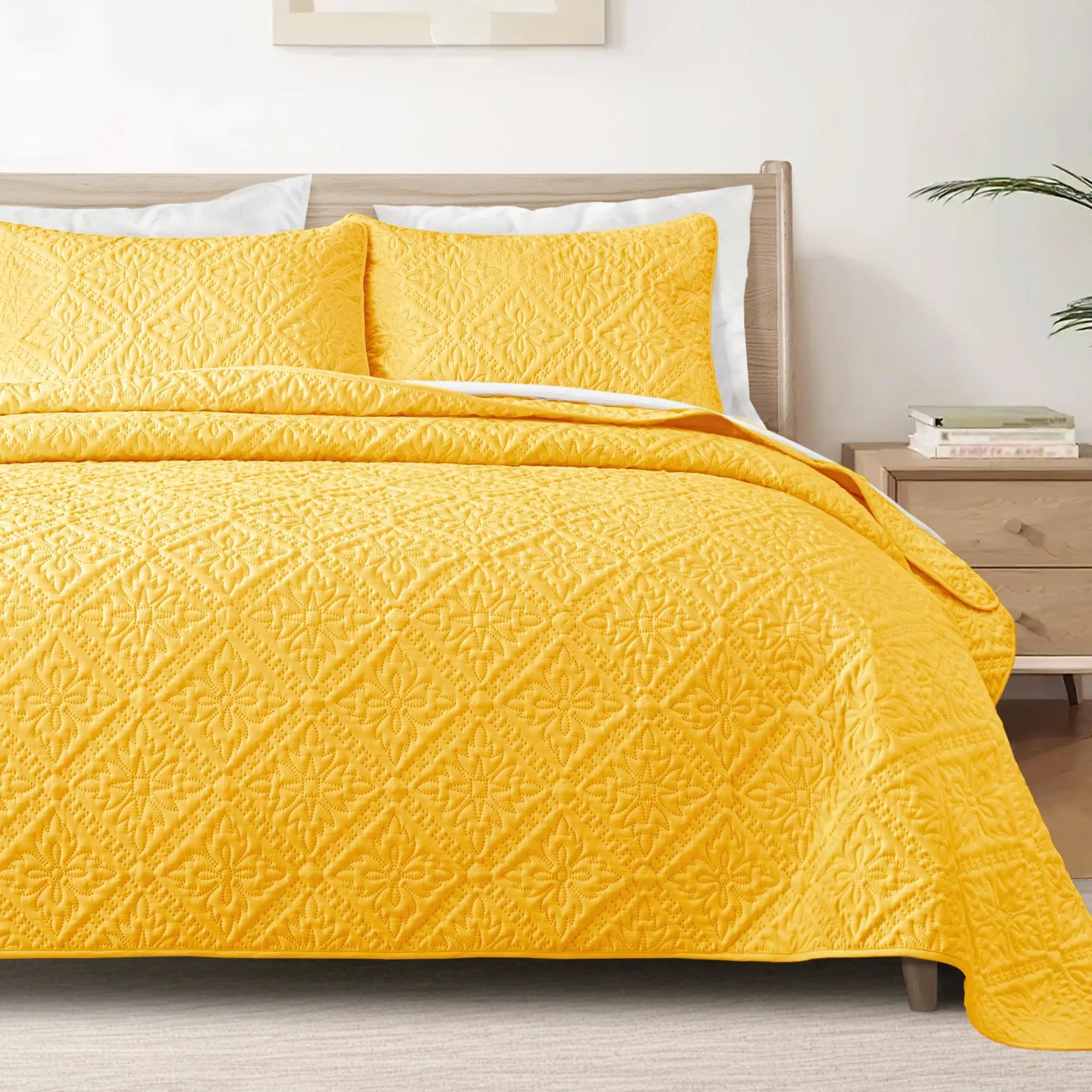 Willow Bloom Quilted Bedspread Set