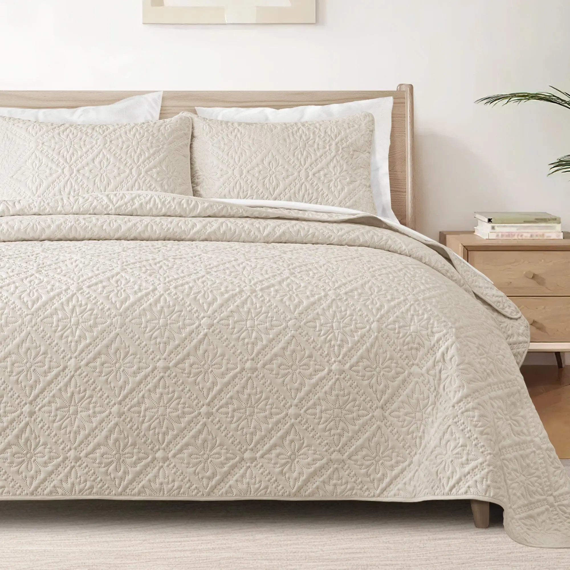 Willow Bloom Quilted Bedspread Set