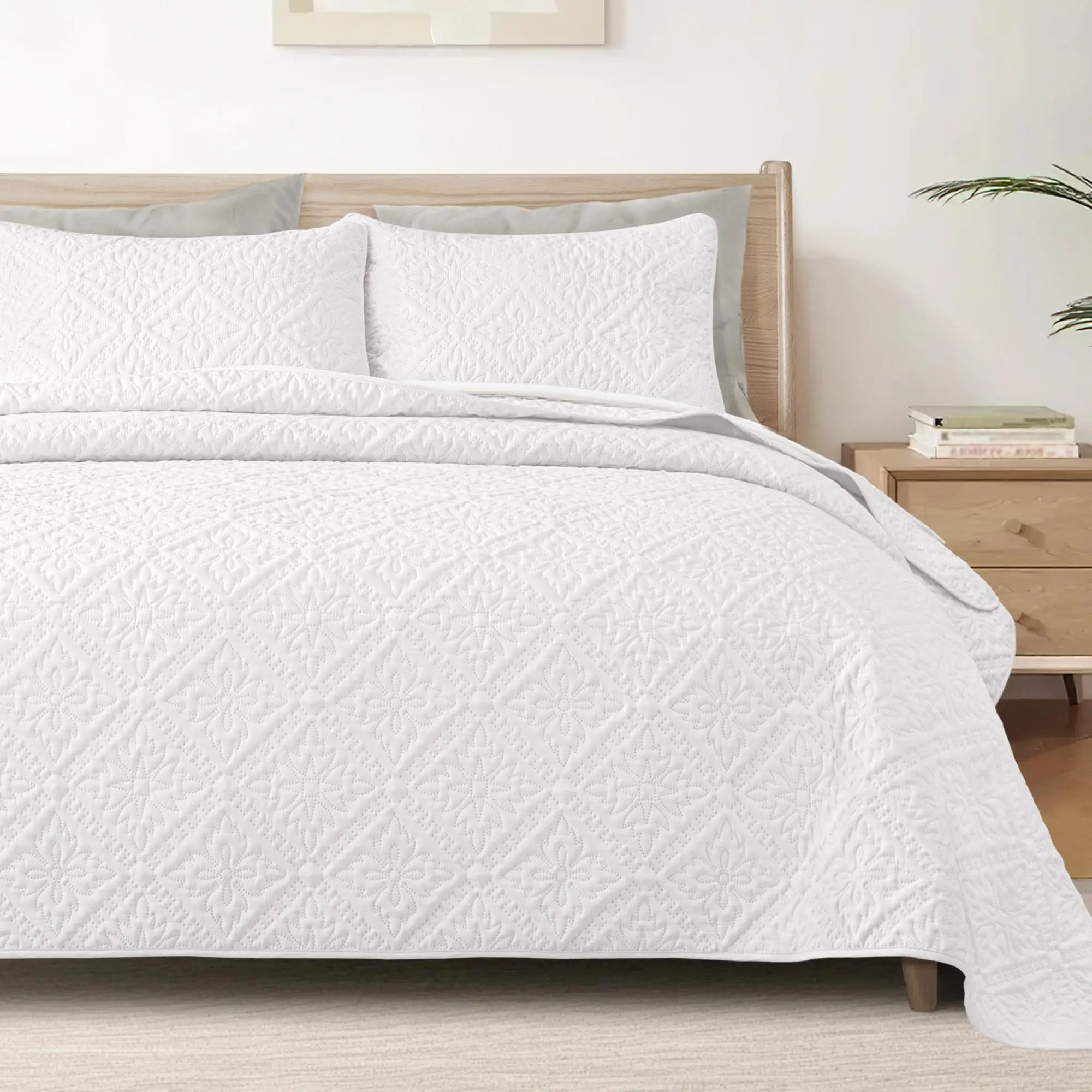 Willow Bloom Quilted Bedspread Set