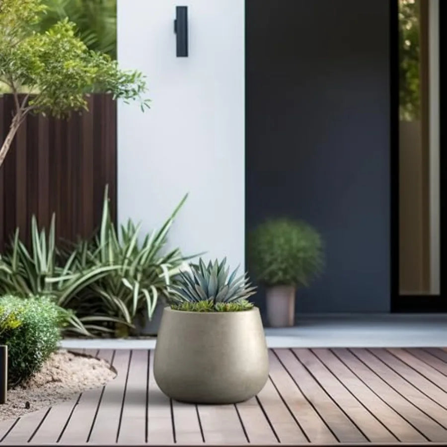 Curva Round Modern Planter with Drainage Plug