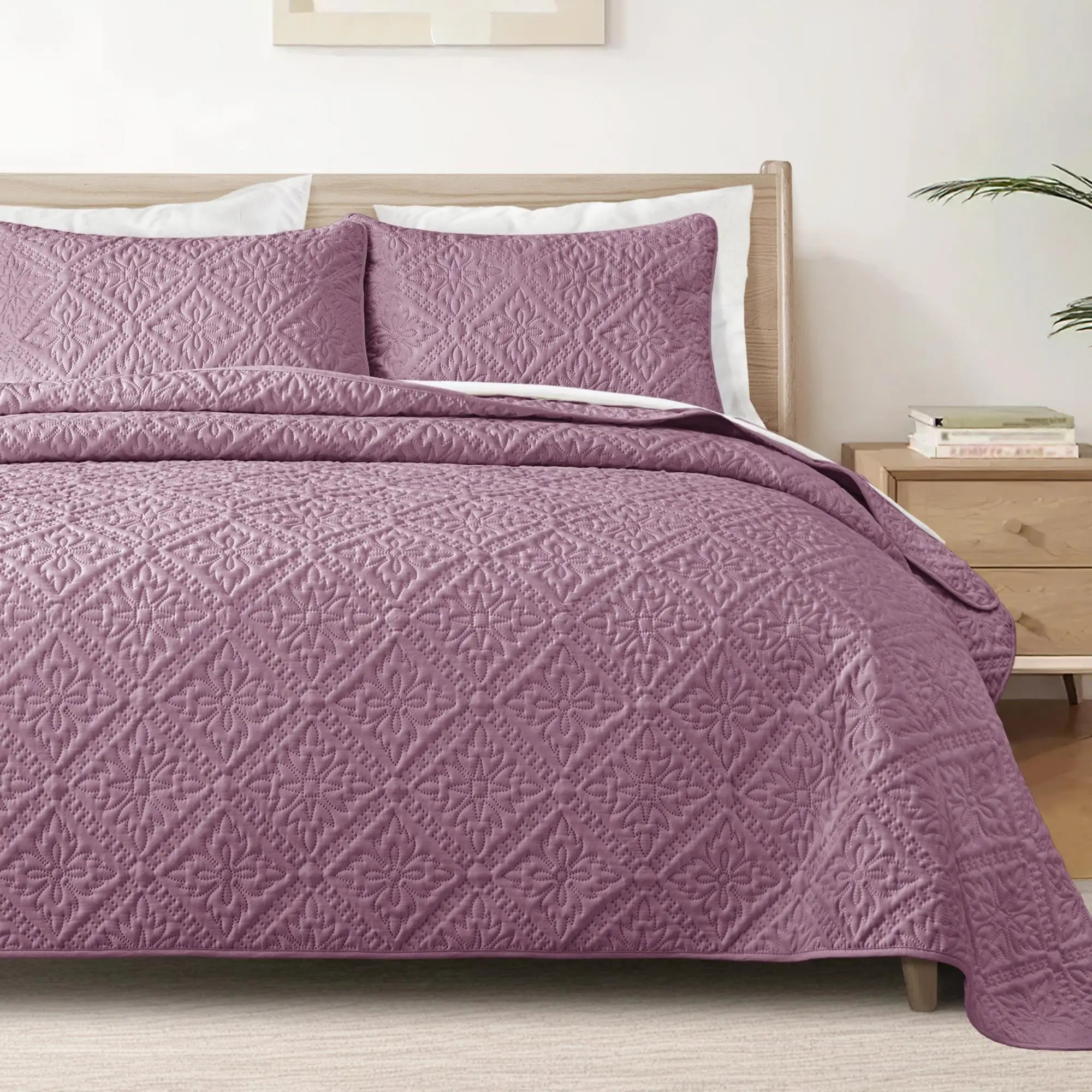 Willow Bloom Quilted Bedspread Set